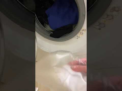 Особенности глажки черных джинсов